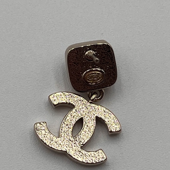 CHANEL Silver Earrings with Crystal Details - Picture 3 of 3